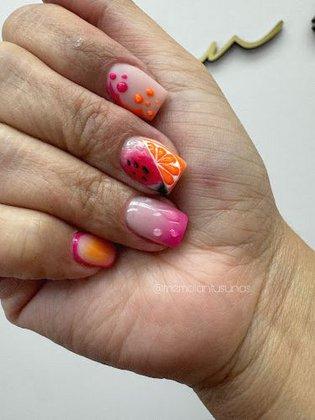 Me Molan tus Uñas