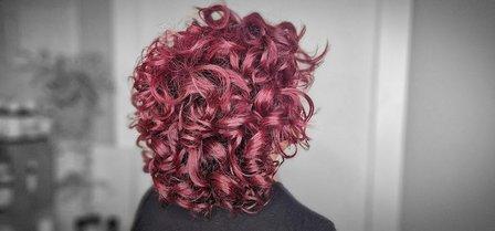 Peluqueria Curly Q Kabello. Especializada En Rizos, Afros, Permanentes y Color Natural (Barros). Apta en el Método Curly