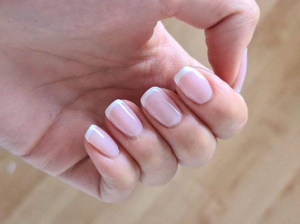 Lara Tomé Maquillaje Uñas Estética