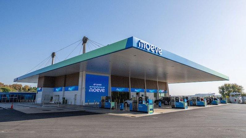 Estación de servicio Moeve, antes Cepsa