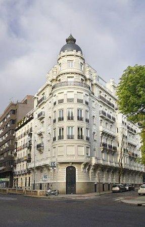Le Petit Salon