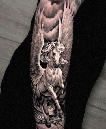 Mía Tattoo