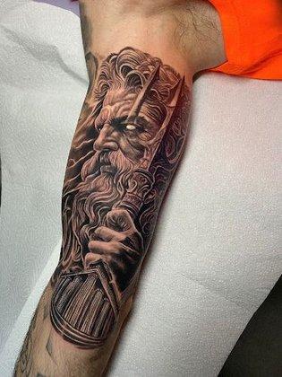 Laguna Tattoo - Estudio de tatuajes en Carabanchel, Madrid