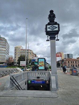 Tótem Histórico Metro Cuatro Caminos