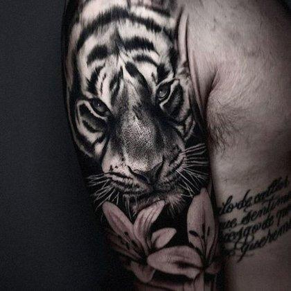 Laude Tattoo & Piercing Parlour in Madrid - Walk ins are welcome