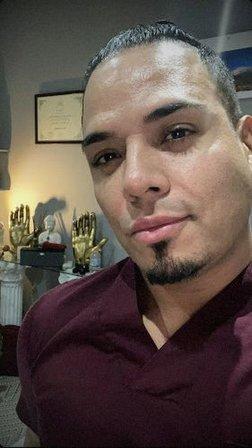 Masajes Terapéuticos para Mujeres y Hombres | Rafael Vegas, Quiromasajista en Madrid