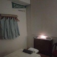SHIATSU - THERAPY.