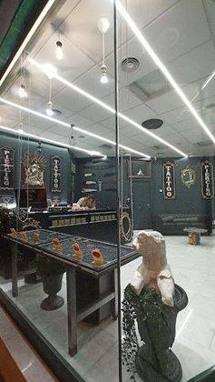 MAKE ME FAMOUS TATTOOS , PIERCING & ESTETICA
