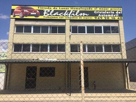 Blackfilm Guadalajara - Tintado e instalación de Lunas para coches