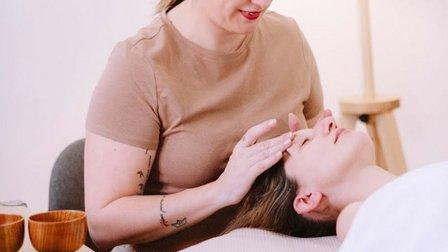 Carmen Gómez - Tratamientos Faciales a Domicilio, Limpieza facial, Maquillaje, Lifting de Pestañas