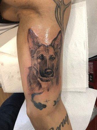 Dekays tattoo