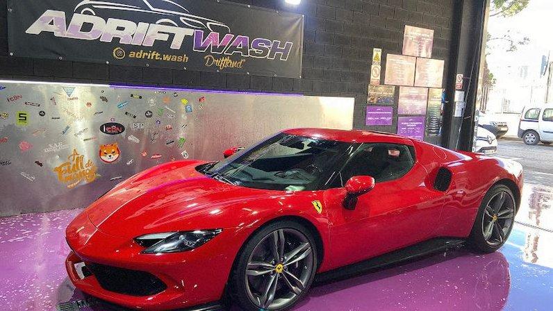 AdriftWash Vallecas : Lavado de Coches y Motos a mano. Petroleados de motor / limpieza de chasis .Detail. Carwash.