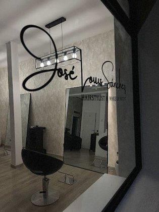 José Louis Hairstylist and Makeup artist