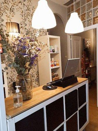 Easens Belleza by Raquel Soler/ Estética, Salud y Bienestar