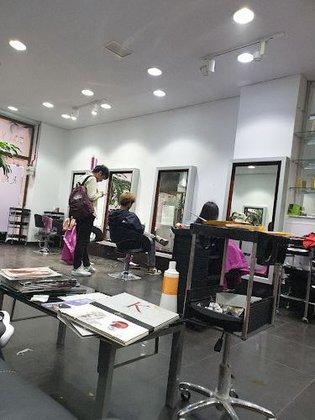 Yang Feng Tay Barber
