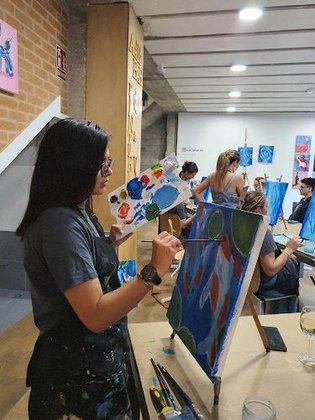 Arte Bar - Pintar y Vino