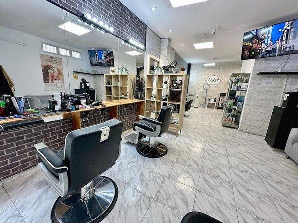 Eyra Artisti | Peluquería y Barbería ‍ ️