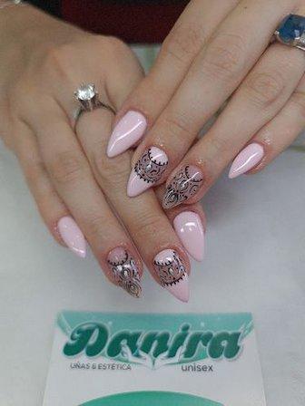 DANIRA Salon de belleza