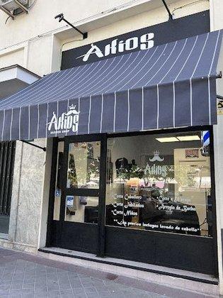 Akios Barber