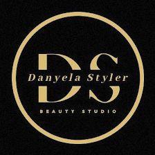 Danyela Styler. Peluquería