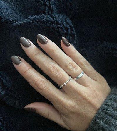 Hello Nails