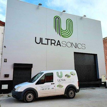LIMPIEZA Y DESCARBONIZADO DE PIEZAS POR ULTRASONIDOS TANTO A PARTICULARES COMO TALLERES