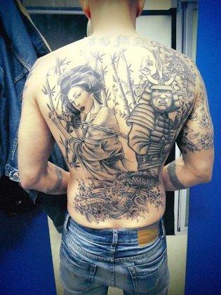 Tattoo Piercing Mago