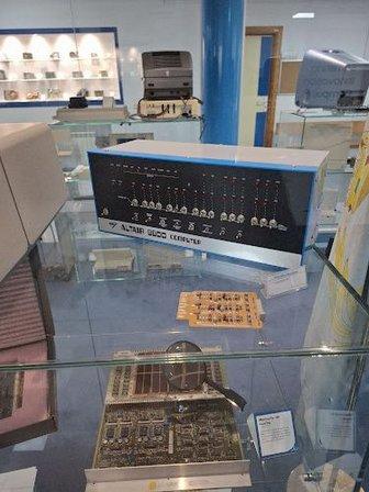 Museo "Informática Vintage" de ETS de Ingeniería de Sistemas Informáticos, Campus Sur de la UPM