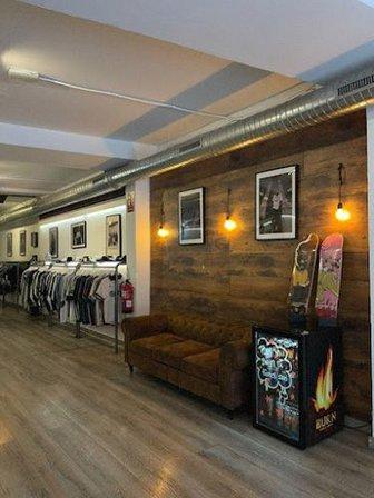 RoyalKicks Madrid / CORTEIZ , ESSENTIALS , TRAVIS SCOTT , OFF WHITE…