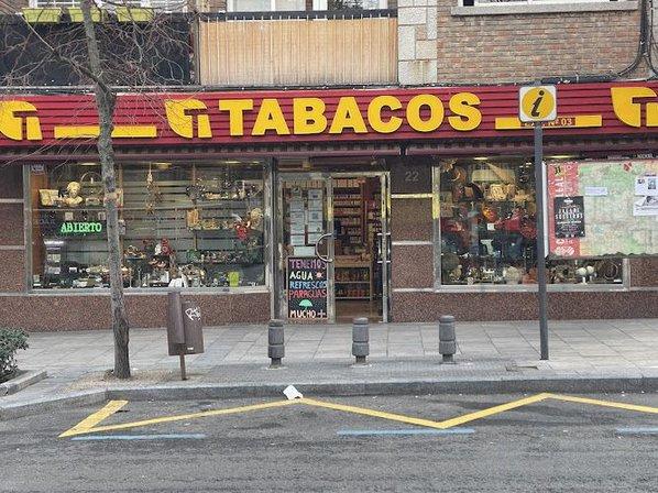 Estanco Número 3, Expendeduría Cava de Puros