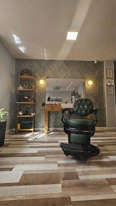 HIS BARBERIA