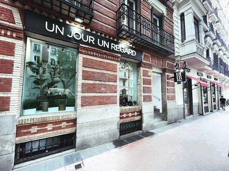 UN JOUR UN REGARD