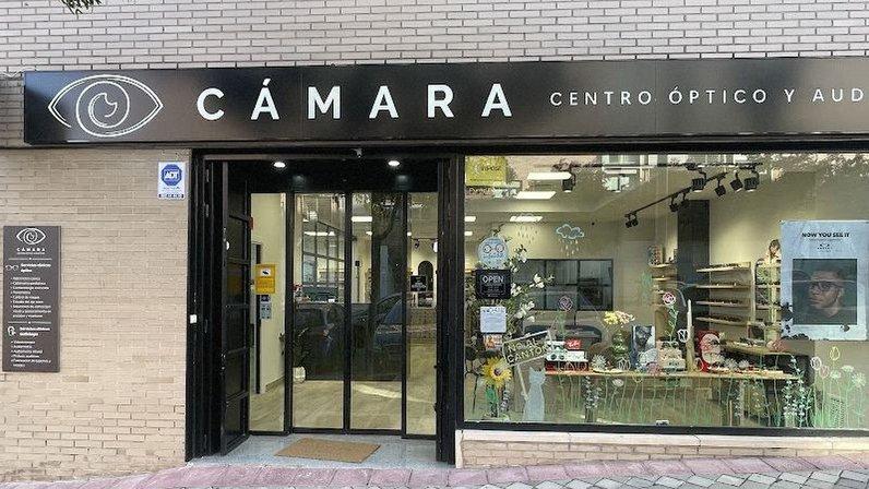 Cámara Centro Óptico y Auditivo
