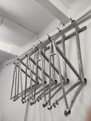 B Bloque Bikes