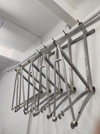 B Bloque Bikes