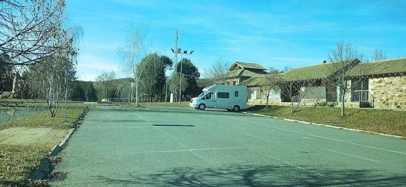 Estacionamiento de Autocaravanas Pinos Cimeros