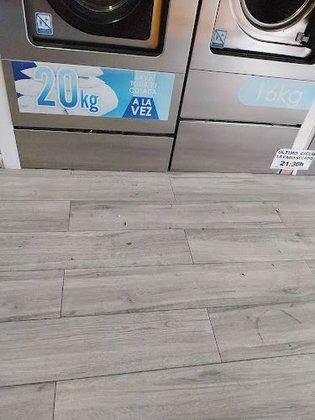LAVANDERIA AUTOSERVICIO MAJADAHONDA Wash L&L