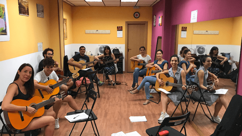 Guitarra, emoción y música