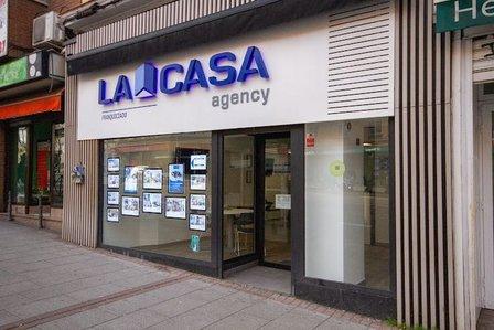 LA CASA agency URGEL