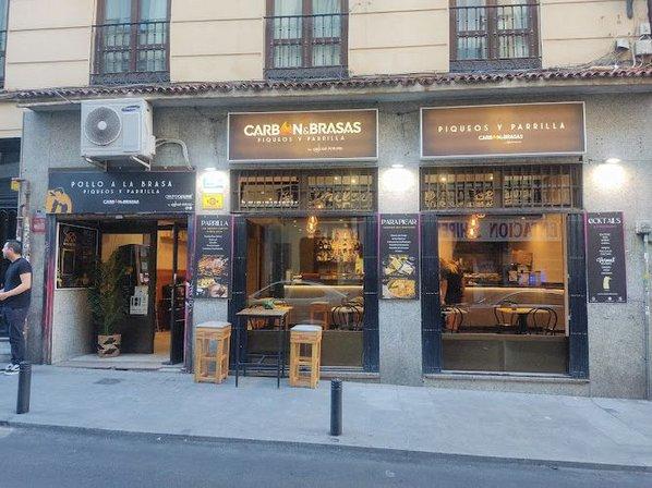 Carbón y Brasas - Pollos a la brasa y parrilla by José Antonio