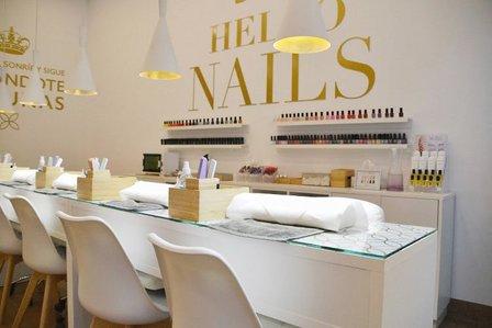 Hello Nails