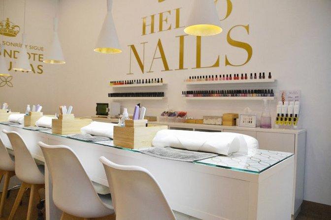 Hello Nails