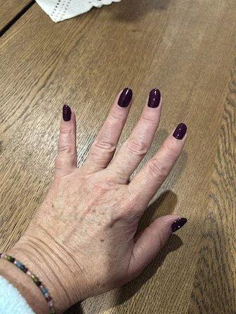 Hello Nails