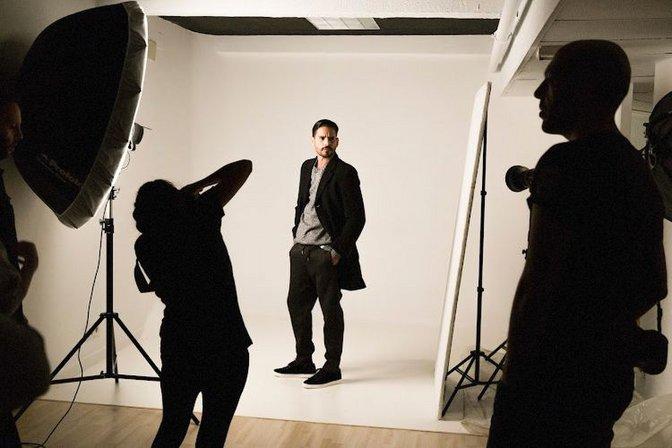 TOO MANY FLASH | La Escuela de Emprendimiento Fotográfico