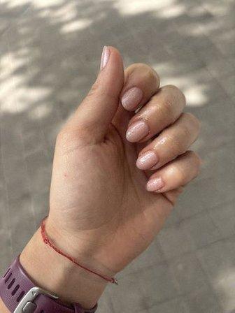 Hello Nails