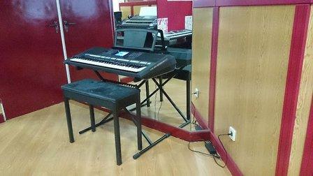 Adictos a las Teclas Escuela de música