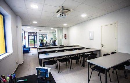 Autoescuela Abril - Barrio del Pilar