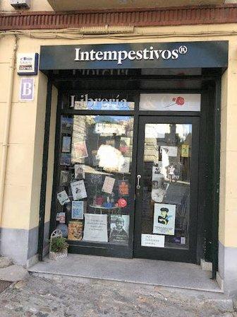 Unseasonable Bookstore Café