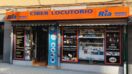 CIBER LOCUTORIO Y TIENDA DE ACCESORIOS Y VENTA DE MÓVILES