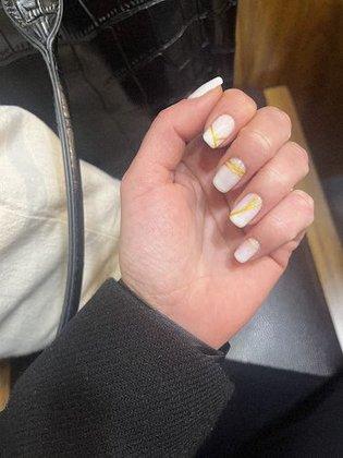 Hello Nails